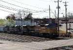 UP 6881 leads NS train 353 northbound